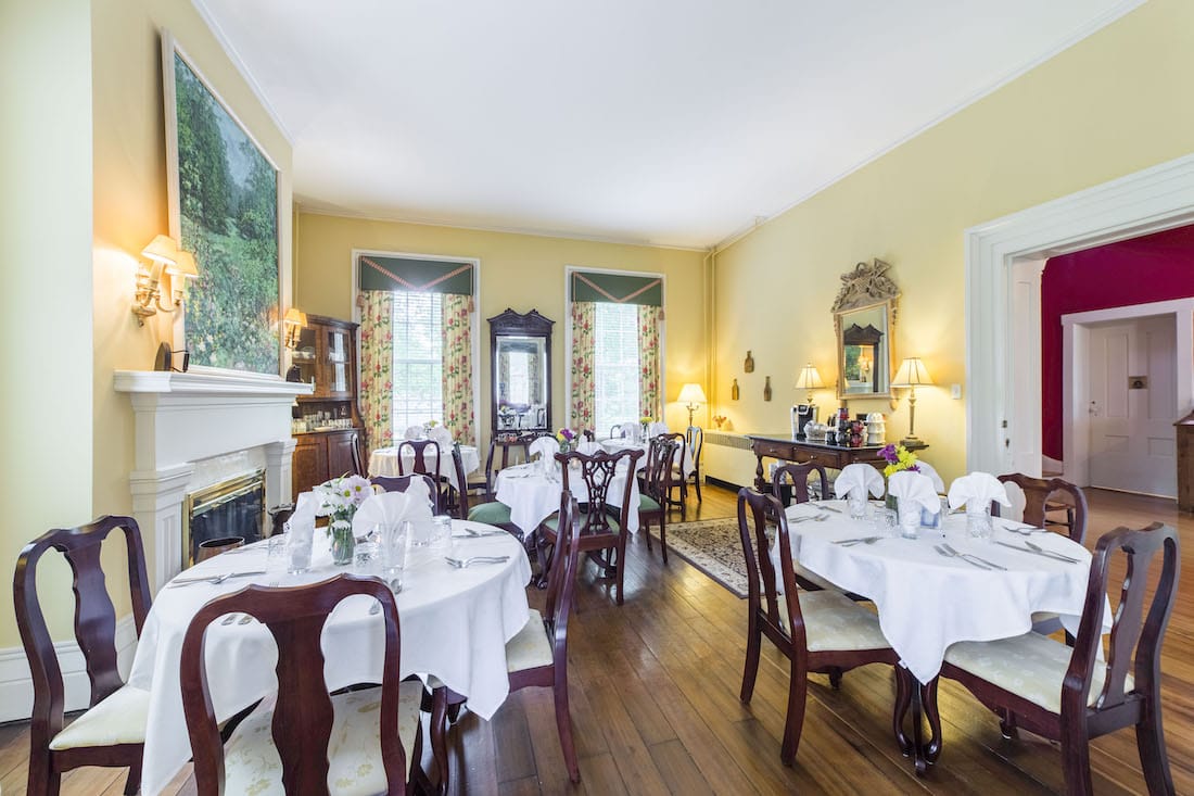 Restaurants in Bardstown, KY, photo of the Bourbon Manor Bed and Breakfast's dining room